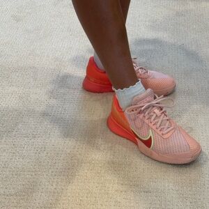 Preowned Nike Women's Vapor Pro Tennis Shoes Size 8